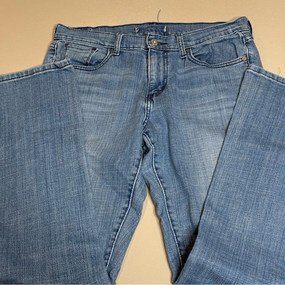 Vintage Levi Jeans Womens Size 31” waist flare bottoms embellished pockets - Picture 2 of 8